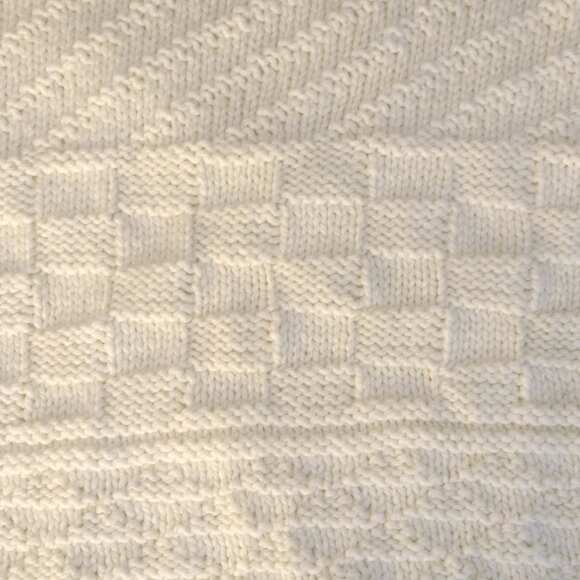 NEW vintage boxy style cream heavy wool sweater - Picture 3 of 3